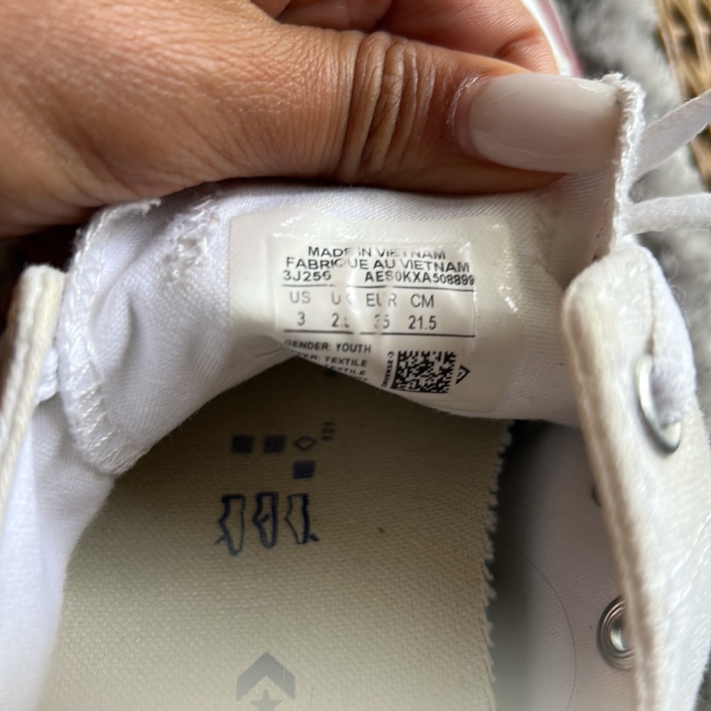 Converse - Picture 7 of 7